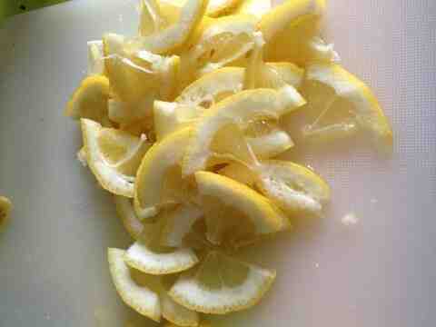Comment couper un citron décoratif?